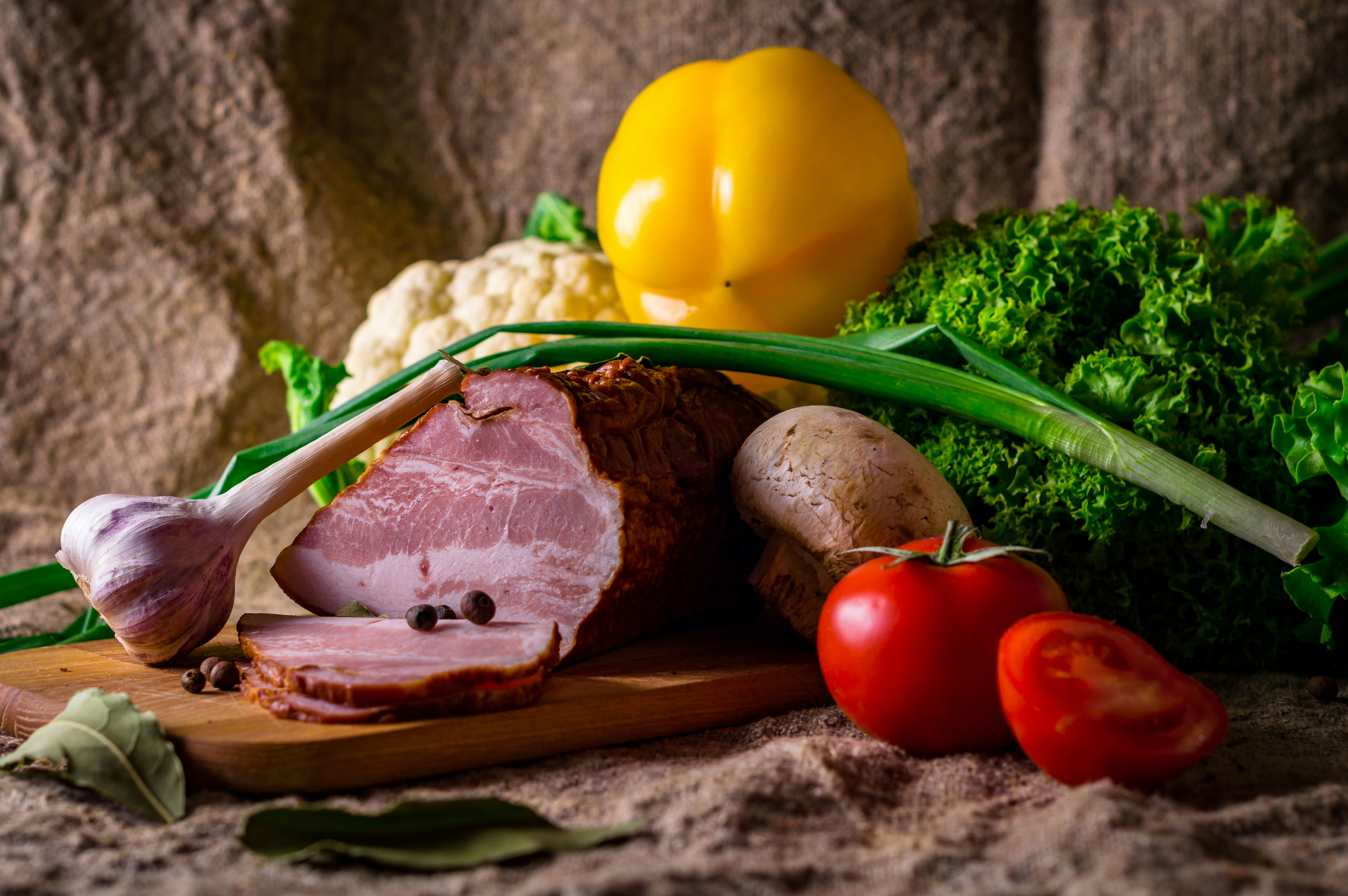 best carb protein fat ratio — balanced meal showing macronutrients protein carbs and fat sources